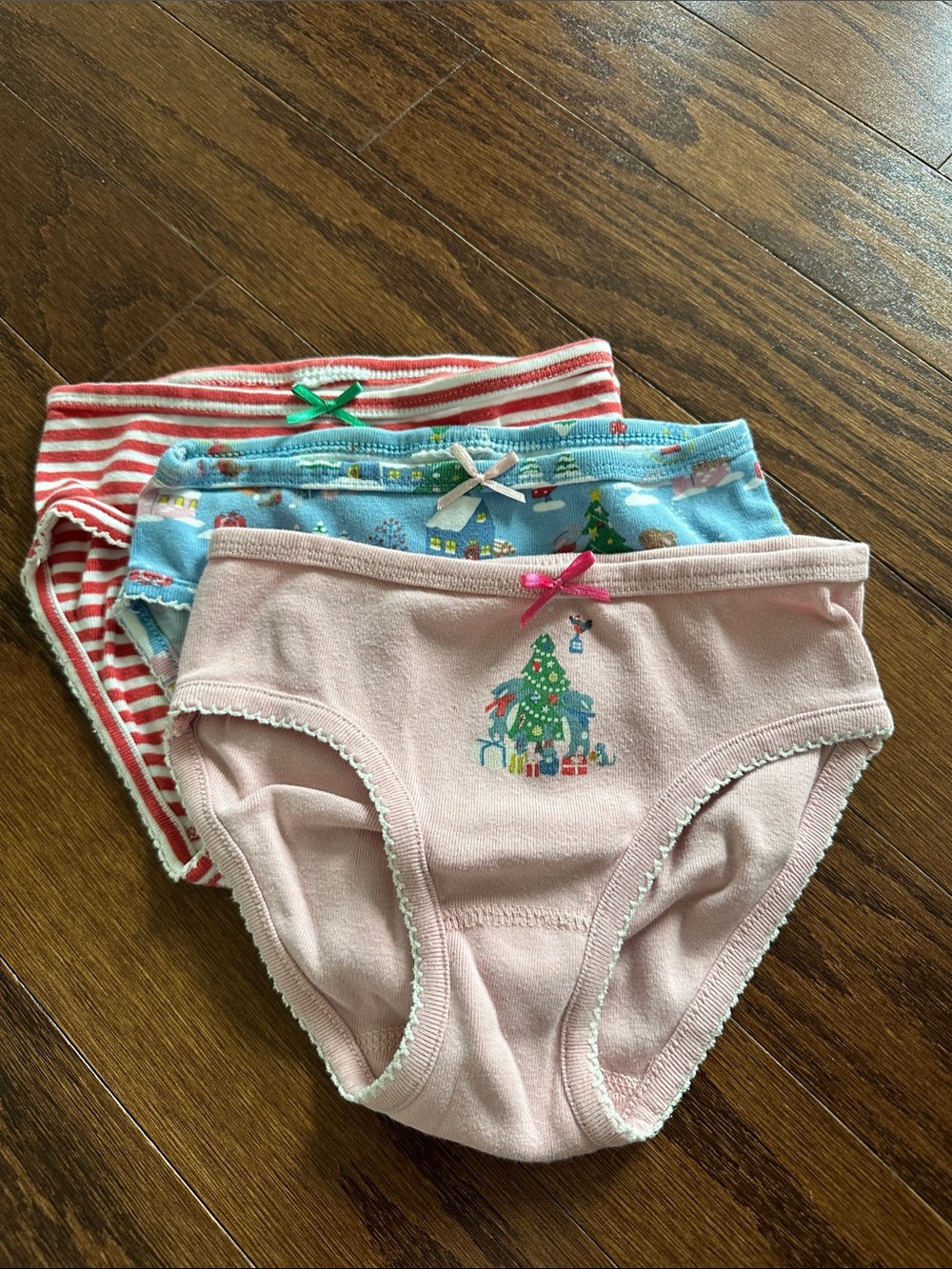 Mini Boden Girls 3-Pack Holiday Briefs in Pink, Blue & Red Stripe